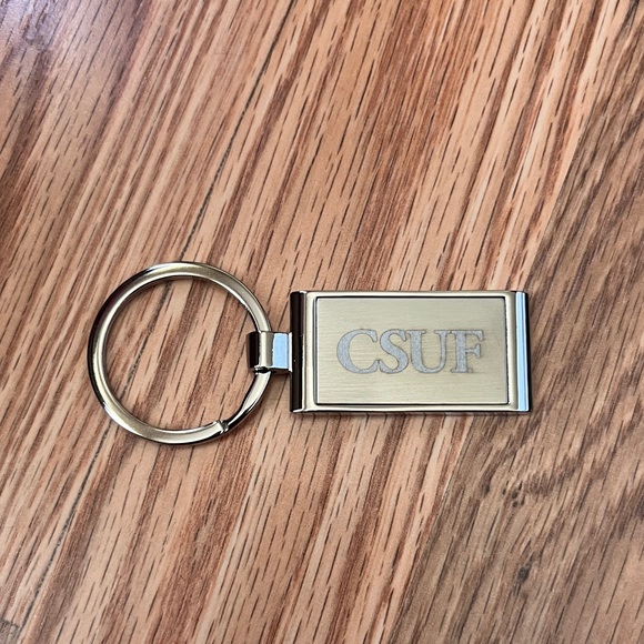 NWT - CSUF Cal State Fullerton Silver Tone Keychain - Picture 1 of 5